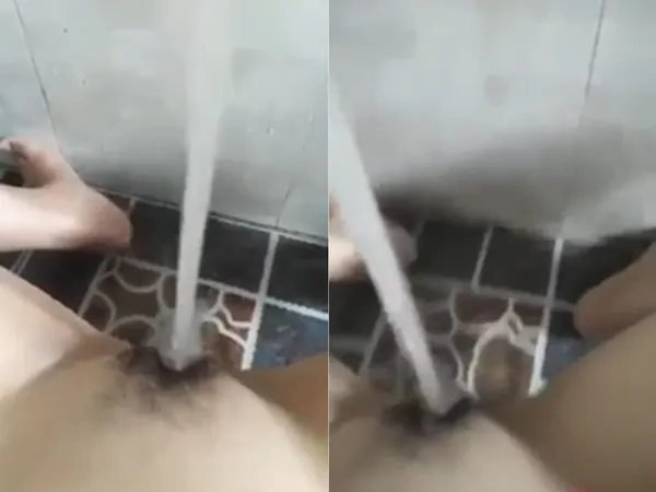 sex ukraina Cô bạn gái thủ dâm cực mạnh với vòi nước